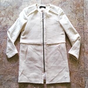 Zara Woman Frayed Edge Zip Front Ivory Tweed coat, size Small